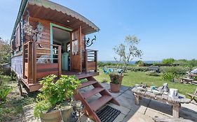 Roulotte de luxe vue mer 180° ,et un ha de verdure